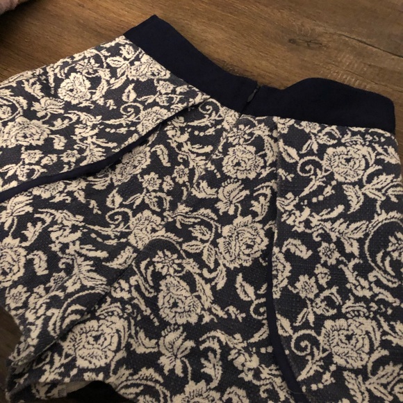 Navy Lave Print Skort - Picture 5 of 5
